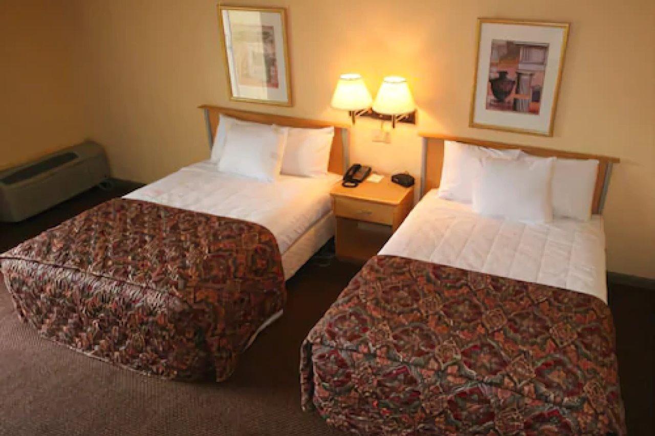 Knights Inn Six Flags Lodge West Quarto foto